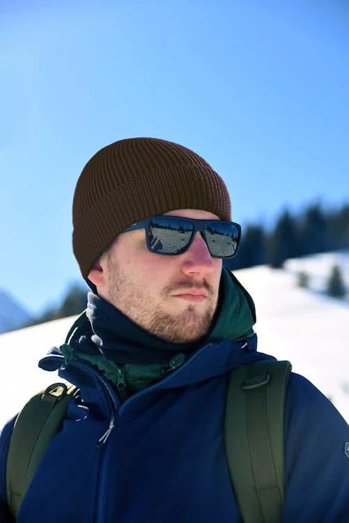 Beanie for Men Women Cuffed Thick Knitted Skull Cap Unisex Winter Hat - color: Coffee