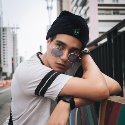 Cool Graphic Beanie for Men and Women - Black - color: Alien