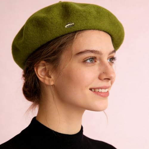 Classic French - Style Wool Beret with Metal Decoration - Solid Color Painters Hat - Ideal for Artists All Year Round - color: Mustard Green