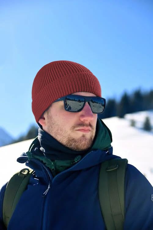 Beanie for Men Women Cuffed Thick Knitted Skull Cap Unisex Winter Hat - color: Wine Red