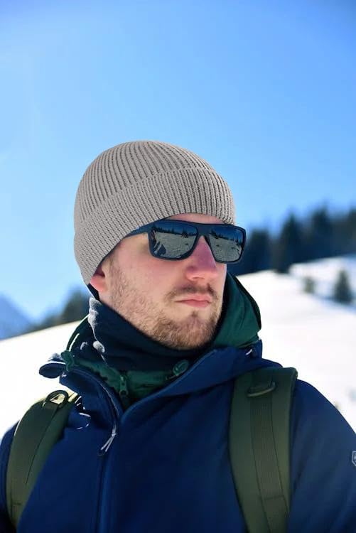Beanie for Men Women Cuffed Thick Knitted Skull Cap Unisex Winter Hat - color: Grey