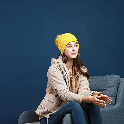 REDESS Women Winter Pom Pom Beanie Hat with Warm Fleece Lined - color: Black