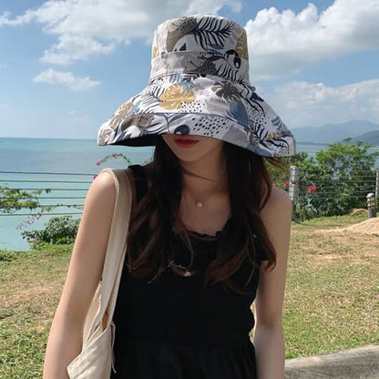 Women Wide Brim Sun Protection Hat Summer Fishing Hats - color: Black and Leaf Print