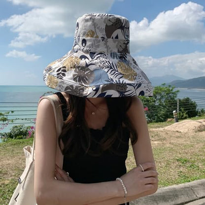 Women Wide Brim Sun Protection Hat Summer Fishing Hats - color: Black and Leaf Print