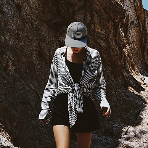 UALON Baseball Cap, Snapback Trucker Hat for Men & Women with American Flag and Adjustable, Breathable Mesh, Flat Bill Hats - color: Gray