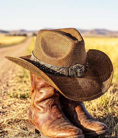 FLUFFY SENSE. Cowboy Hats for Women and Men - Distressed Straw Western Hat with Shapeable Brim for Cowboys and Cowgirls - color: Rustic Brown