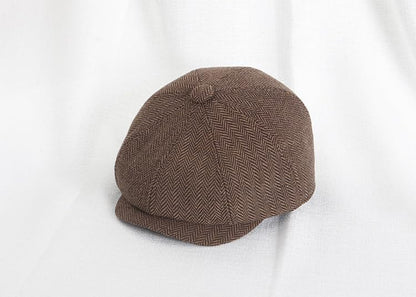 Kid's 20s Winter Newsboy Cap - Knitted Beret Peaked Hat for Boys Girls 4 to 9 Years - color: Coffee